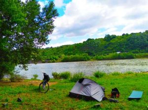 Weltreise Poesie Blog Artikel Verweis: DIE 5 VERBLÜFFENDSTEN GEHEIMNISSE DEINES SELBST. Wie ein selbstbestimmtes Fahrrad Abenteuer sie dir offenbart und deinen Charakter stärkt